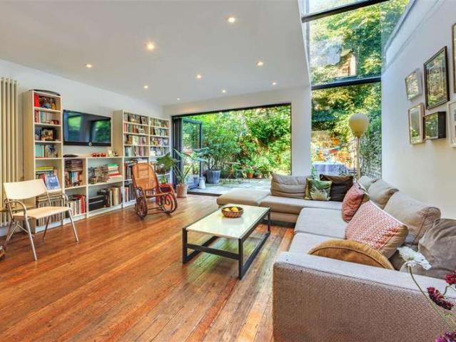 6 Bedroom House