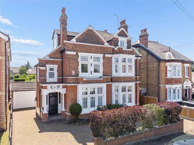 6 Bedroom House