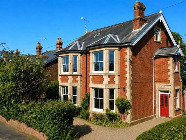 6 Bedroom House