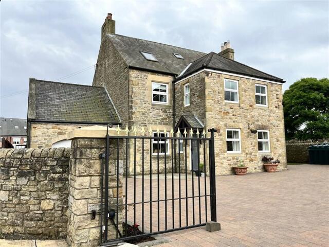 6 Bedroom House Cumbria Northumberland 101200104