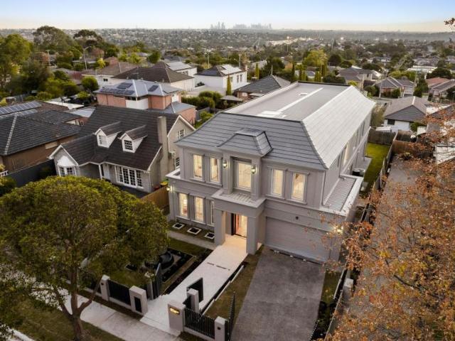 6 Bedroom House Doncaster VIC 101611988