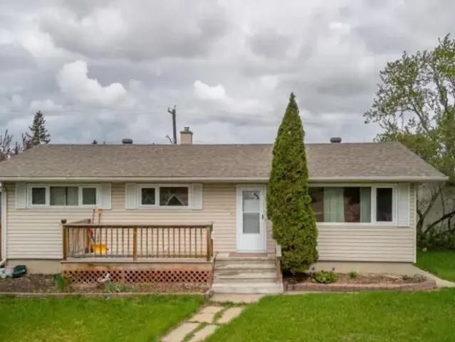 6 Bedroom House Edmonton AB 104990978