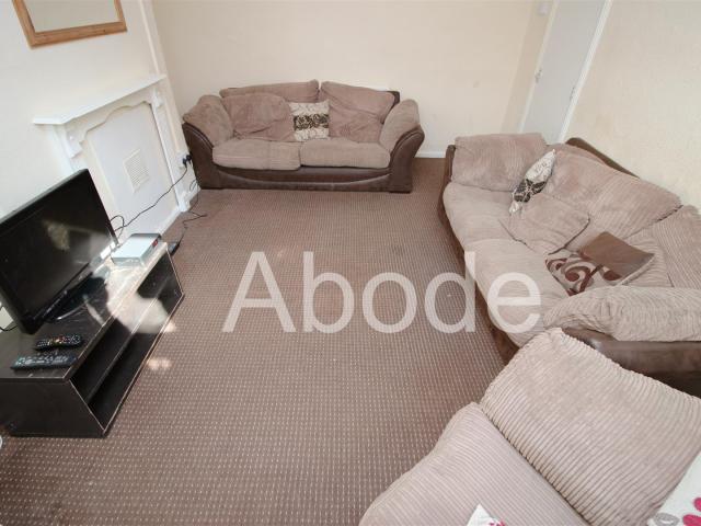 6 Bedroom House for rent at Chestnut Avenue, Hyde Park, Leeds