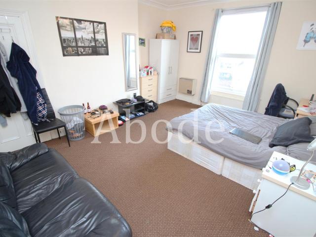 6 Bedroom House for rent at Buckingham Mount, Hyde Park, Leeds