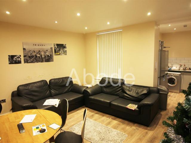 6 Bedroom House for rent at Hessle Mount, Hyde Park, Leeds