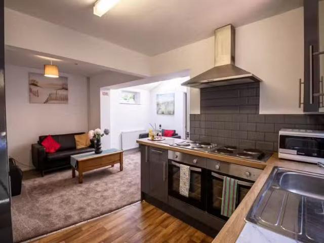 6 bedroom house for rent in Crown Gardens, Canterbury, Kent, CT2