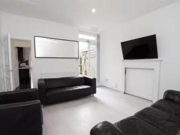 6 bedroom house for rent in Gristhorpe Road, Birmingham, West.