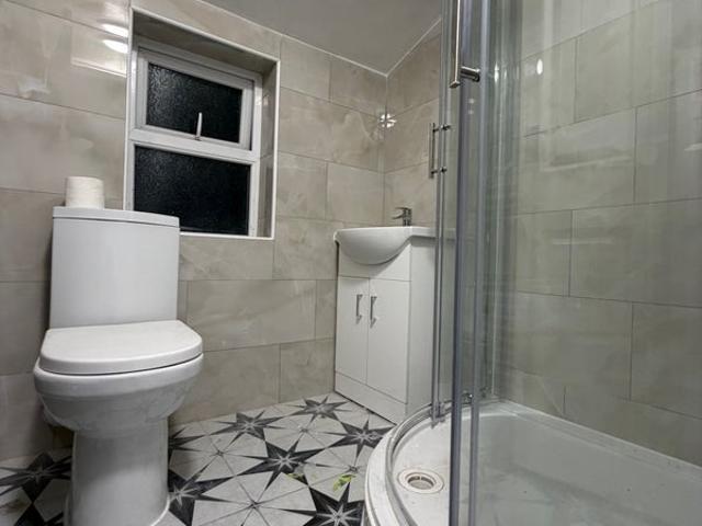 6 bedroom house for rent in Manor Park