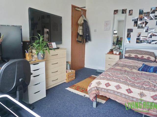 6 bedroom house for rent in Swansea
