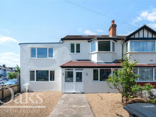 6 bedroom house for sale