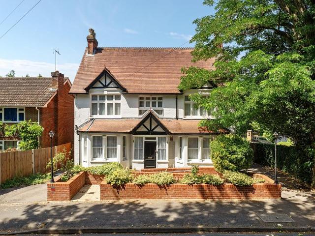 6 bedroom house for sale