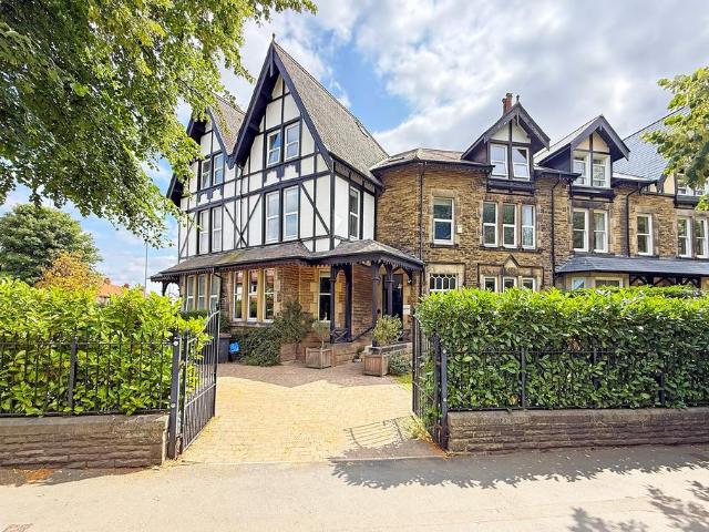 6 bedroom house for sale