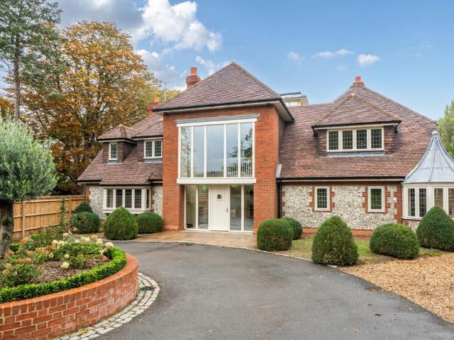 6 bedroom house for sale