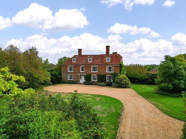 6 bedroom house for sale