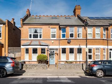 6 bedroom house for sale