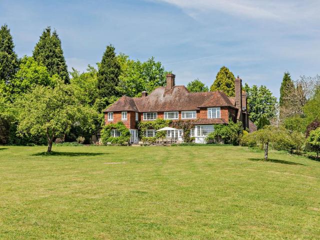 6 bedroom house for sale