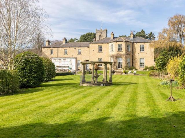 6 bedroom house for sale