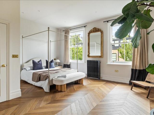 6 bedroom house for sale