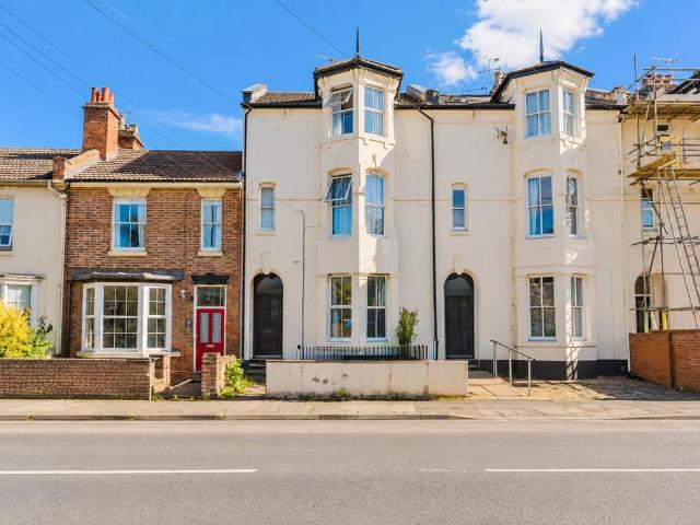 6 bedroom house for sale