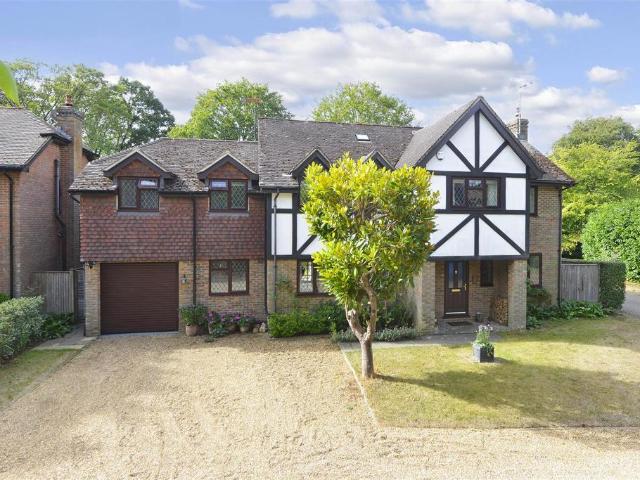 6 bedroom house for sale