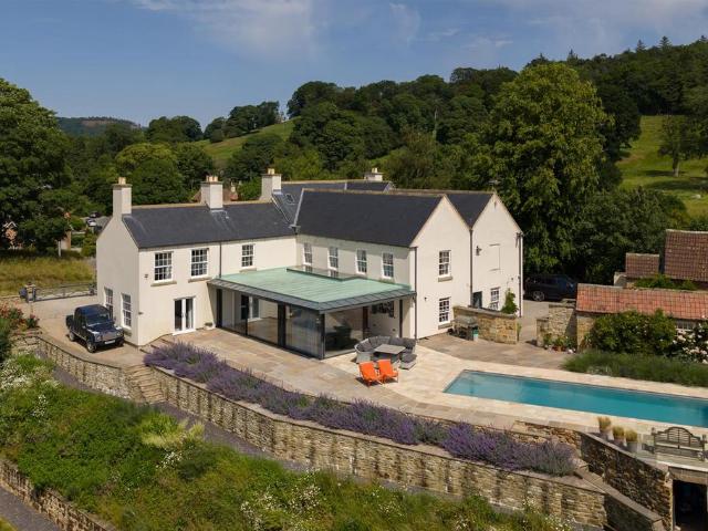 6 bedroom house for sale