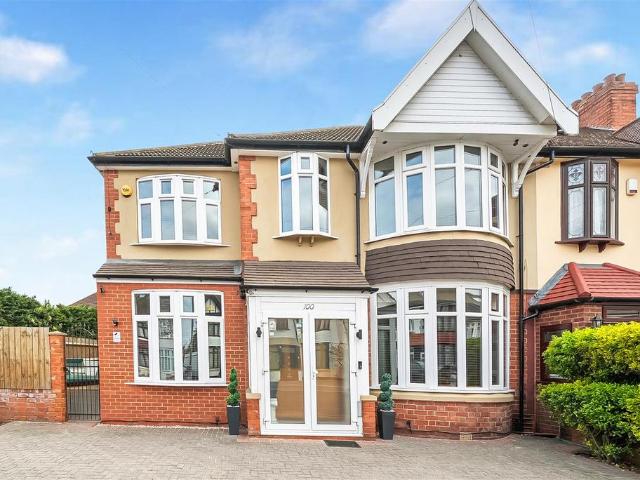 6 bedroom house for sale