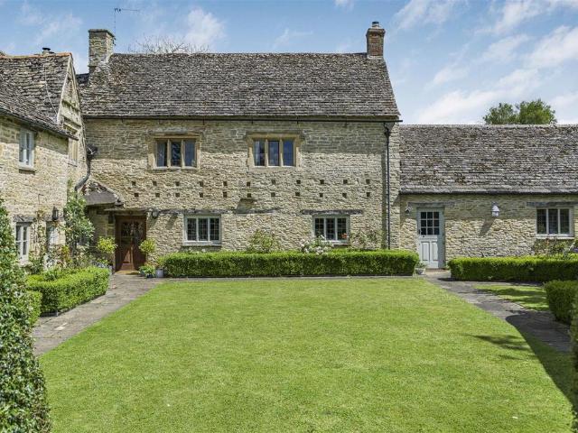 6 bedroom house for sale