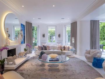 6 bedroom house for sale