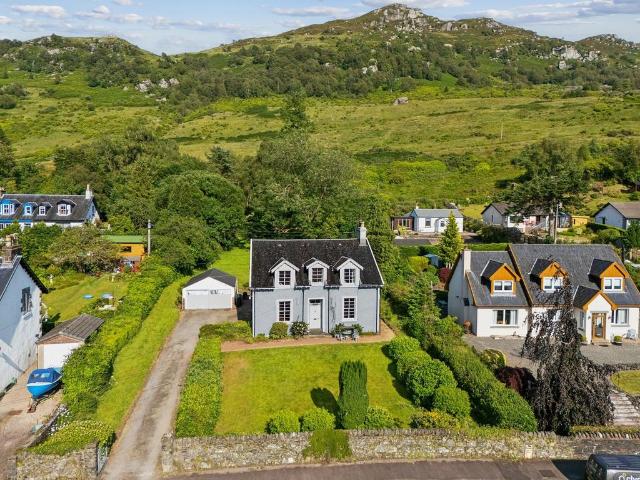 6 bedroom house for sale