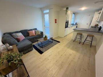 6 bedroom house for sale