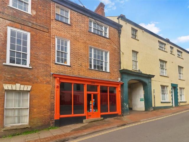 6 bedroom house for sale