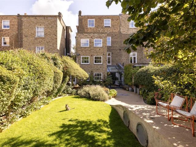 6 bedroom house for sale