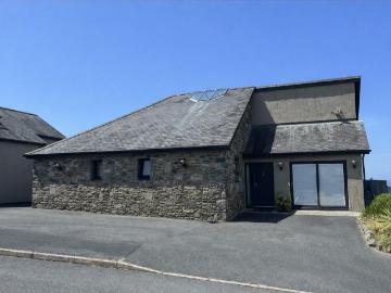 6 bedroom house for sale