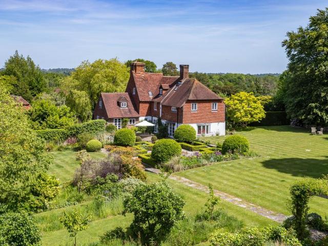 6 bedroom house for sale