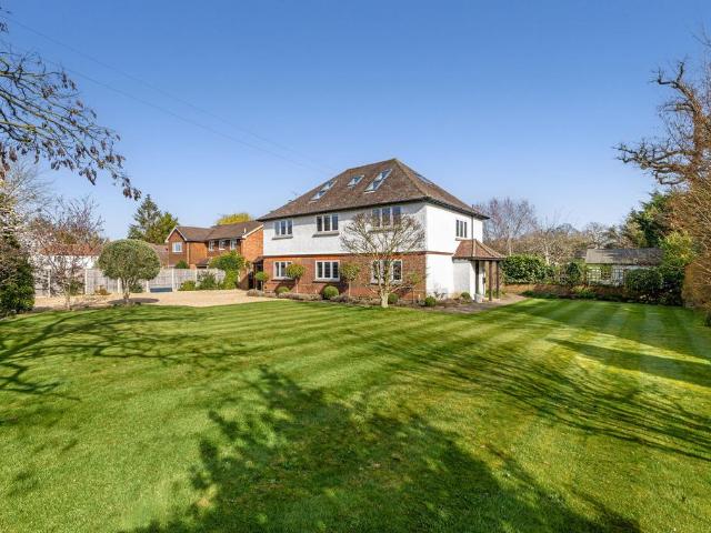 6 bedroom house for sale