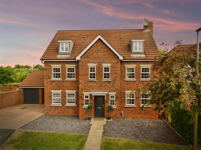 6 bedroom house for sale