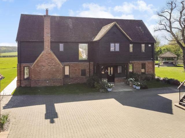 6 bedroom house for sale
