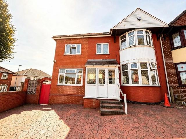 6 bedroom house for sale