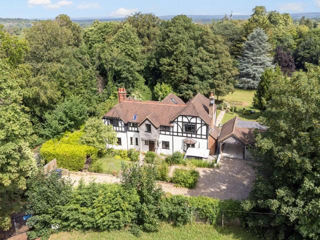 6 bedroom house for sale
