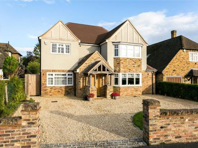 6 bedroom house for sale