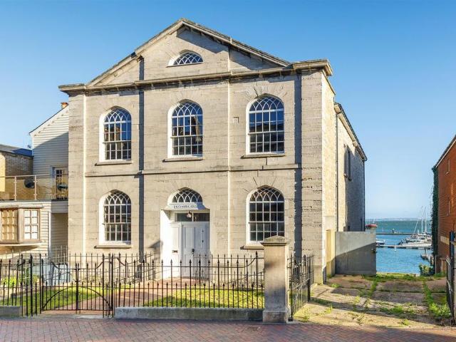 6 bedroom house for sale