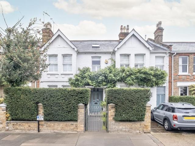 6 bedroom house for sale