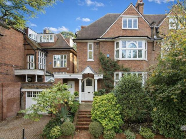 6 bedroom house for sale