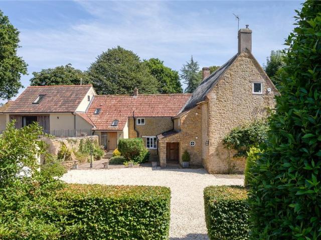 6 bedroom house for sale