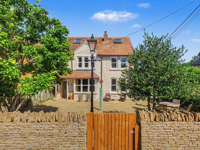 6 bedroom house for sale
