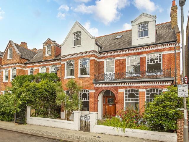 6 bedroom house for sale