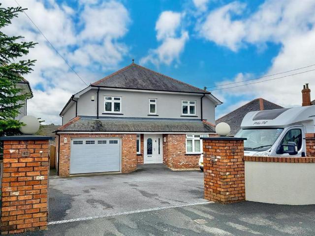 6 bedroom house for sale