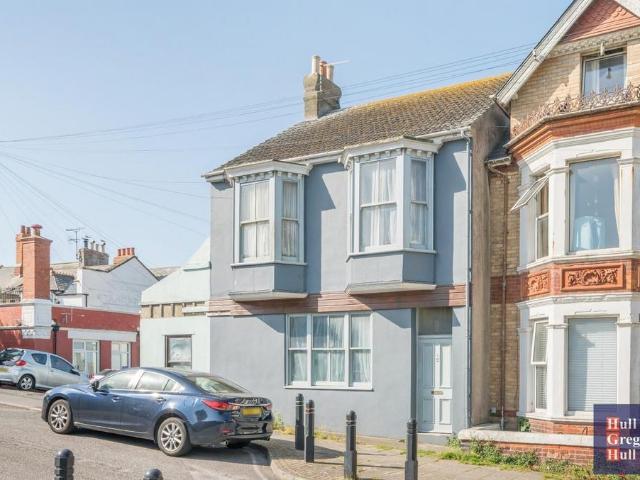 6 bedroom house for sale