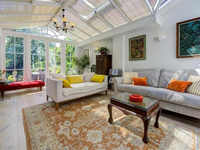6 bedroom house for sale