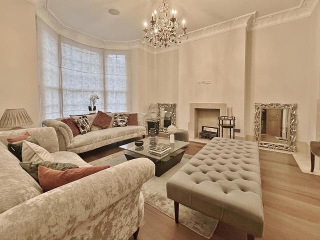 6 bedroom house for sale